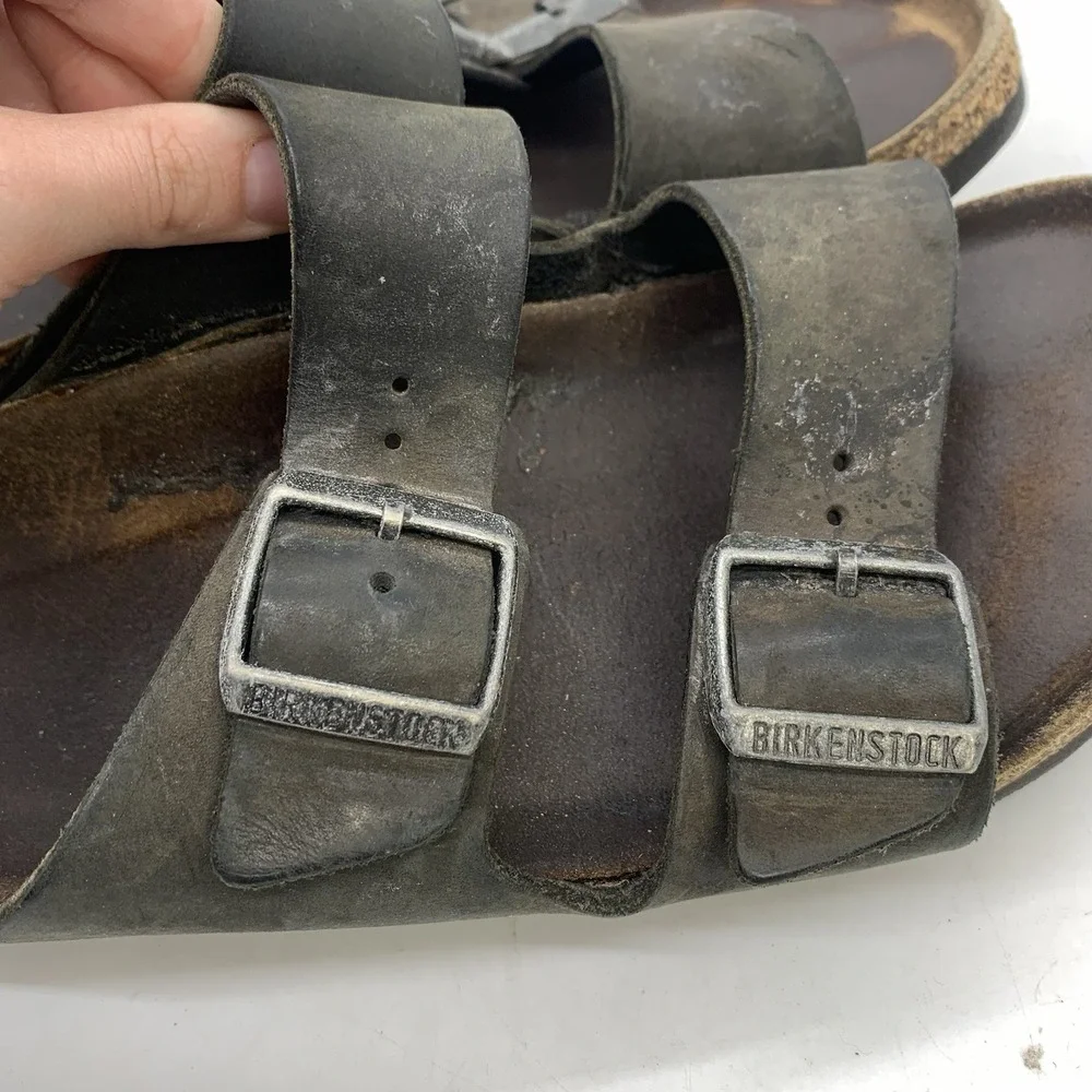 Birkenstock Sandals Womens 9 Mens 7 Brown Leather Comfortable Footbed Slides 260